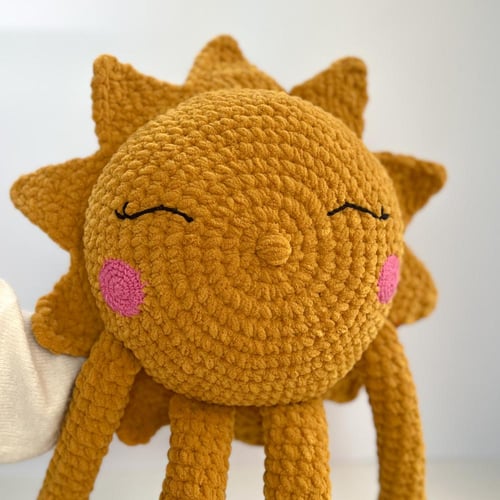 دمية شمس كبيرة