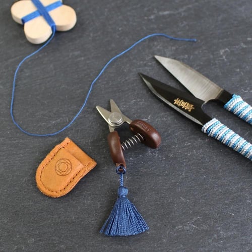 سكي مقص صغير أزرق