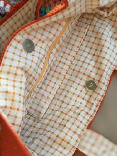 حقيبة كبيره برتقاليه