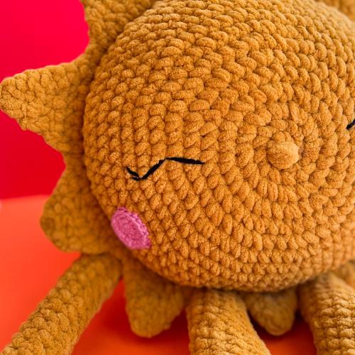 دمية شمس كبيرة خدود ورديه