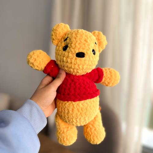 الدب الأصفر Winnie the pooh bear