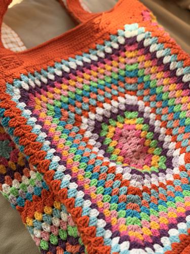 حقيبة كبيره برتقاليه