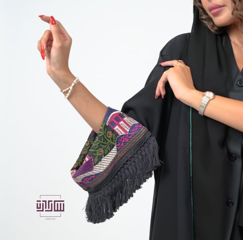 ماريانا .... عبايه بتصميم فريد مع تطريز فاخر على ا...