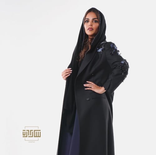 كارينا عبايه بلايزر مع تطريز فاخر