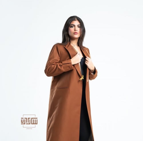 ليلو بلايزر باللون الجملي مع سحاب ذهبي انيق