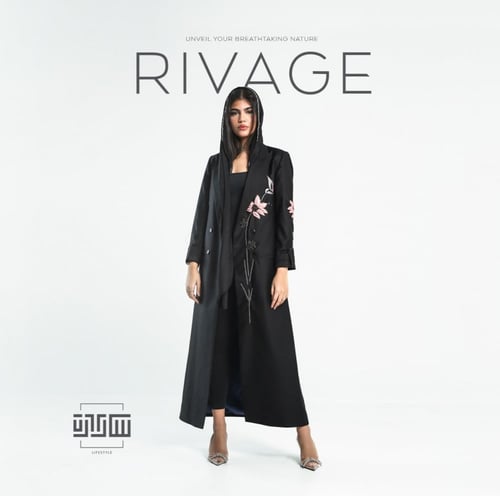 ريڤاج بلايزر اسود مطرز بنقش زهرة النرجس مع اكمام ف...