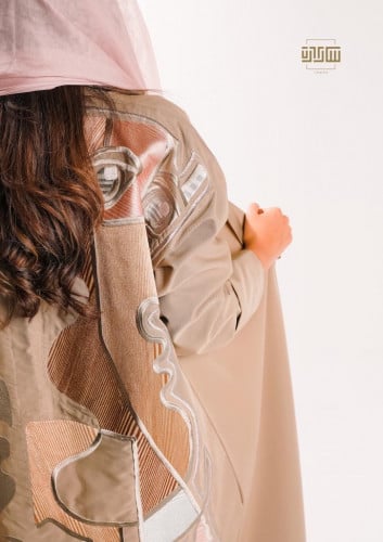 عبايه هيلينا مصنوعه من الكتان ومطرزه تطريز فاخر بن...