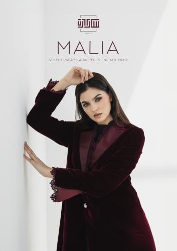 MALIA بلايزر مخمل توكسيدو باللون العنابي مع تطعيم...