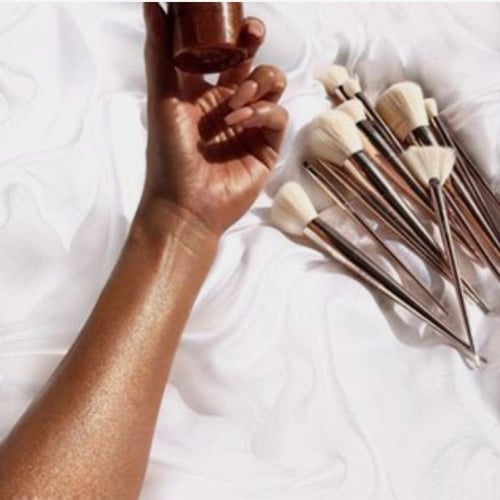 ايكونك -بخاخ اضاءة جسم ICONIC GLOW 120ML