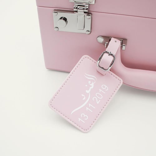 حقيبة جلدية فاخرة ببذله من براند Moschino