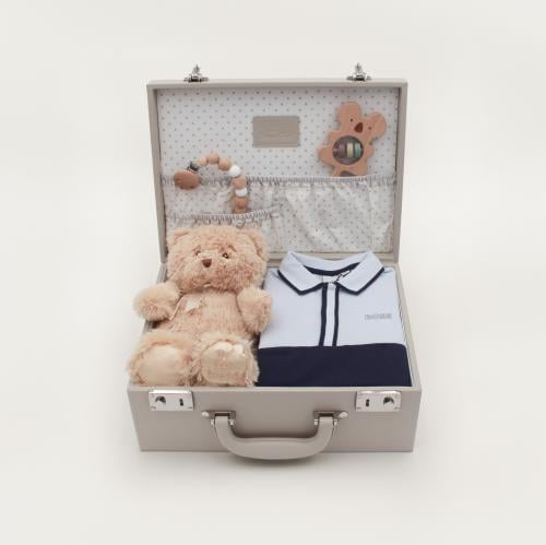 حقيبة جلدية فاخرة ببذله من براند Boss