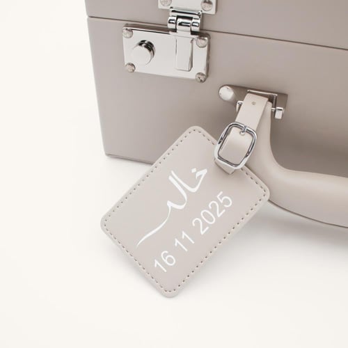 حقيبة جلدية فاخرة ببذله من براند Boss