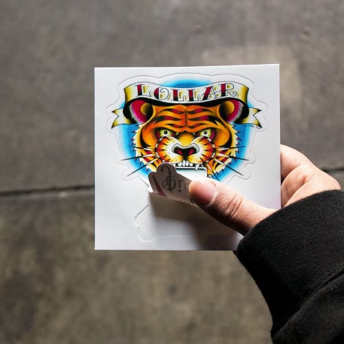 ستيكر قصّة القُبله | KISS CUT