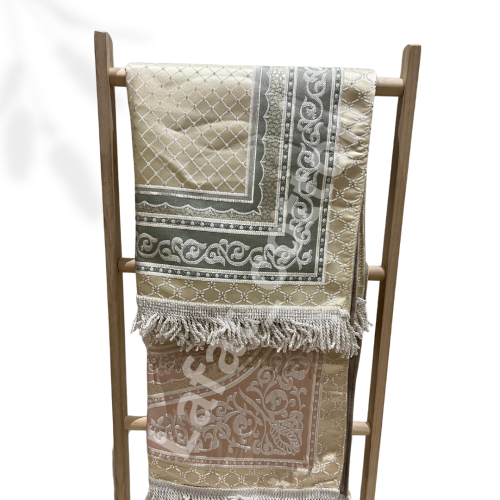 سجادة ملاذ قصة مربعة