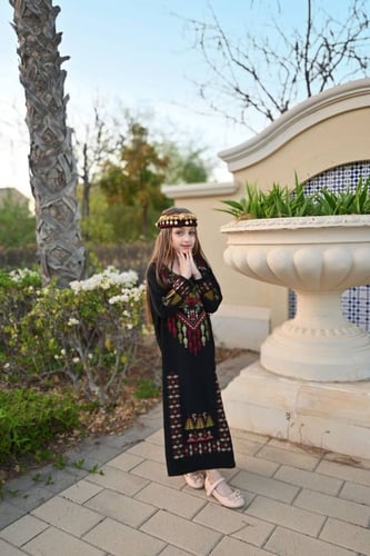 الزي الفلسطيني البناتي