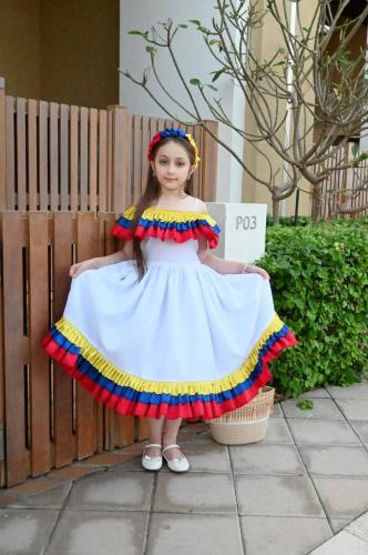 فستان فانزويلا التقليدي