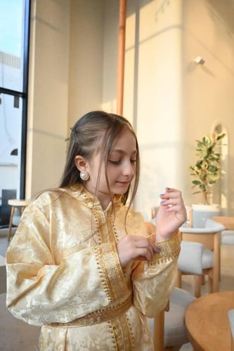 الزي المغربي بناتي ( قفطان مغربي )