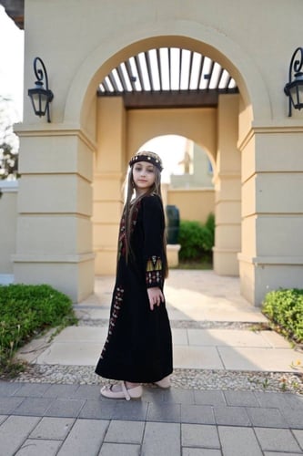 الزي الفلسطيني البناتي