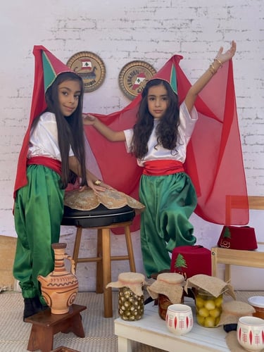 الزي اللبناني البناتي