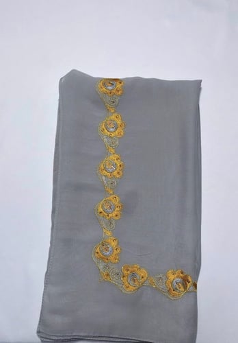 مخور مع طرحه زهري