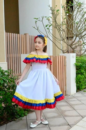 فستان فانزويلا التقليدي