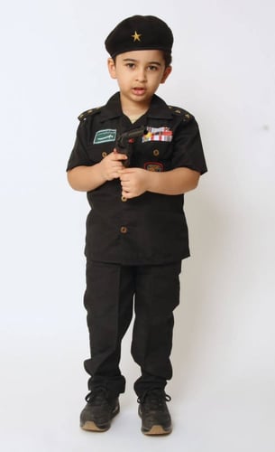 زي الشرطي الصغير