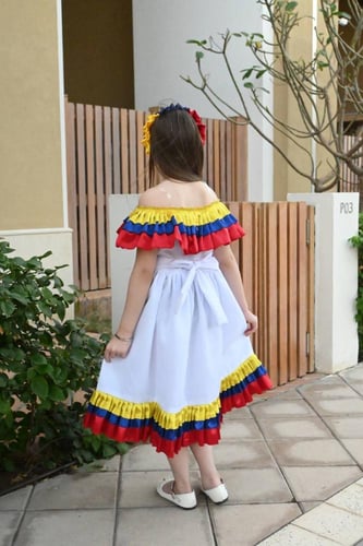 فستان فانزويلا التقليدي