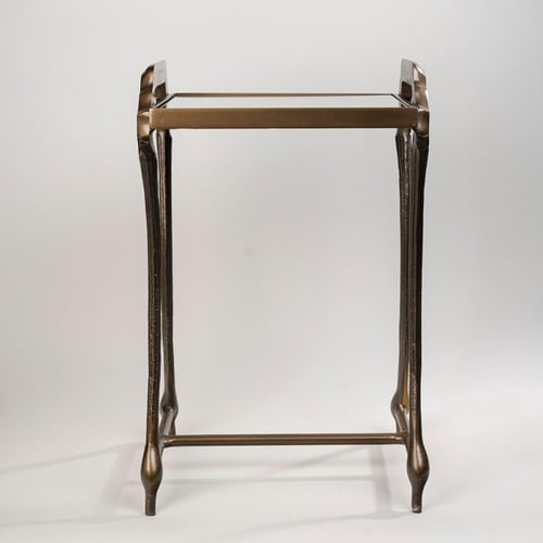 Side Table with Mirror Surface | طاولة جانبية بسطح...