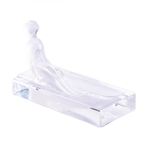 طفاية امرأه صغير