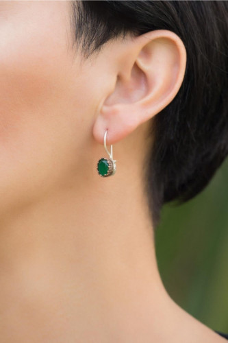 اقراط فضية لون أخضر للنساء