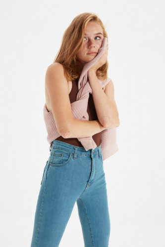 بنطلون جينز ضيق بخصر مرتفع من ترينديول