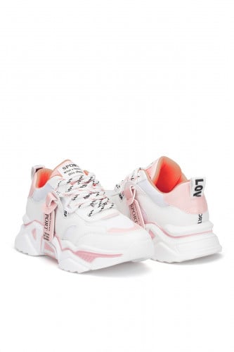 حذاء سنيكرز نسائي