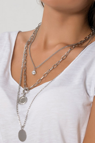 قلادة نسائية ثلاثية فضي