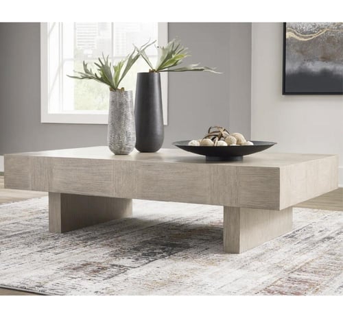 طاولة خشبيه