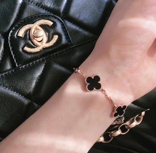 اسوارة فان كليف روز قولد