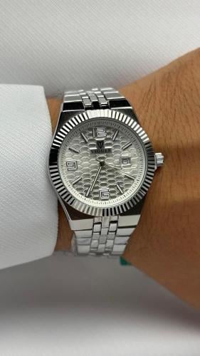 ساعة فيجور Vigor