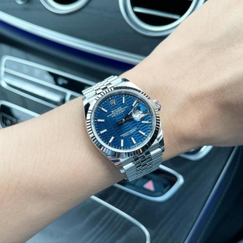 ساعة رولكس ديت جست وسط