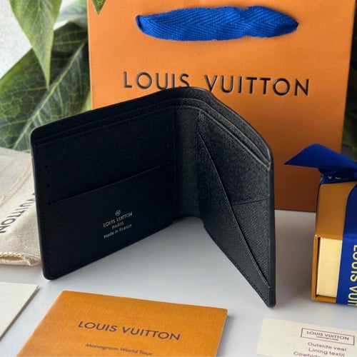 محفظة لويس فيتون