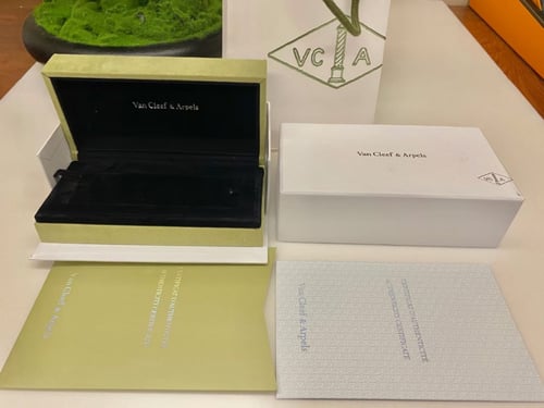 اسوارة فان كليف VacCleef