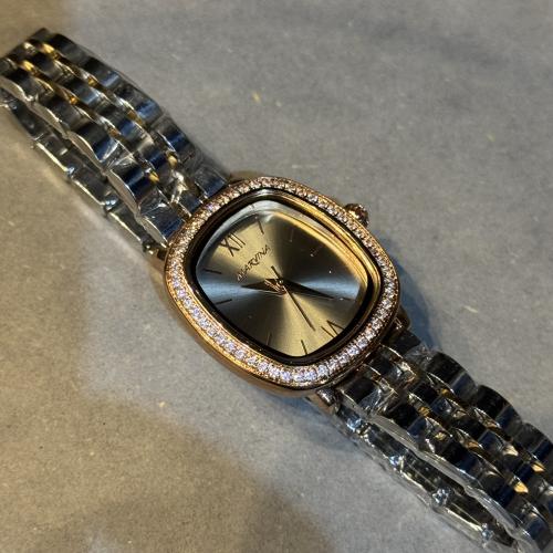 ساعة نسائية