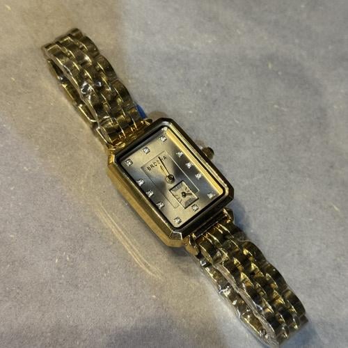 ساعة نسائية