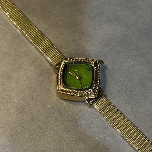 ساعة نسائية