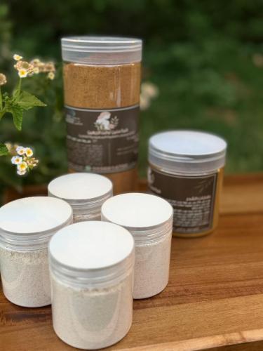 عرض كيلو من القهوه السعوديه وكيلو من بهارات القدر...