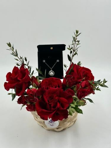 سلة قاردن بيبي مع هدية