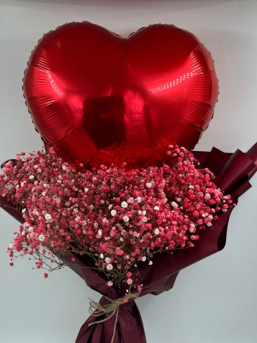 بوكيه ورد احمر جبسوفيليا الحب