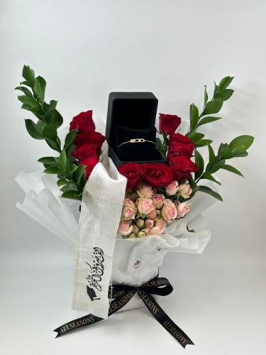 باقة ورد تخرج مع هدية مميزة