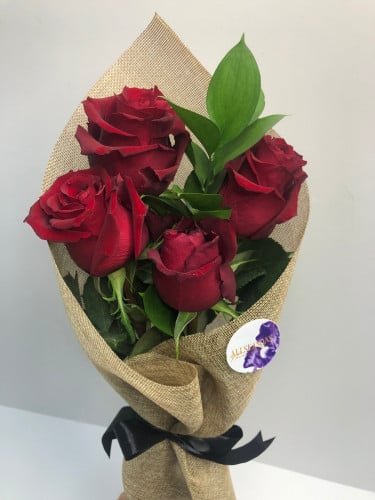 بوكيه ورد احمر صغير نبتون