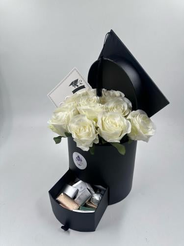 بوكس تخرج ابيض شوكولاتة