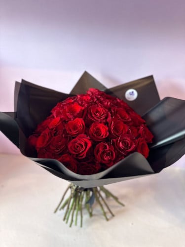 بوكيه ورد طبيعي أحمر باقة حب