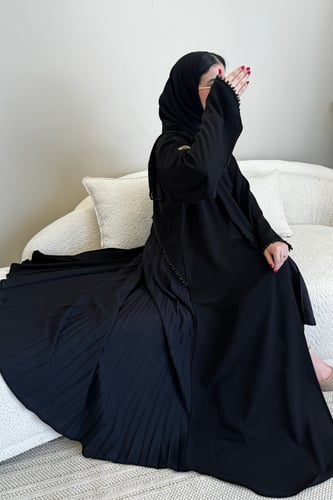 عباية سوداء كسرات من الخلف مع شك أسود فخمة